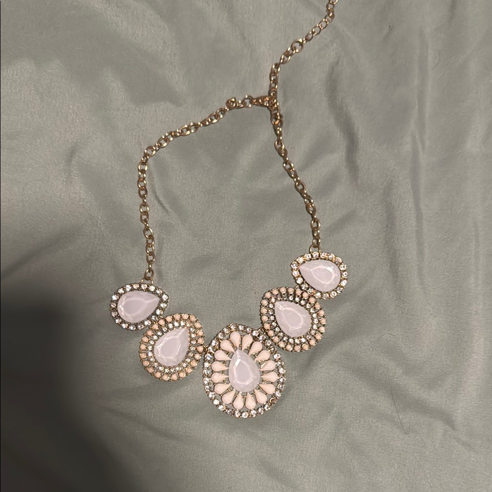Elegant Gold and Cream Necklace